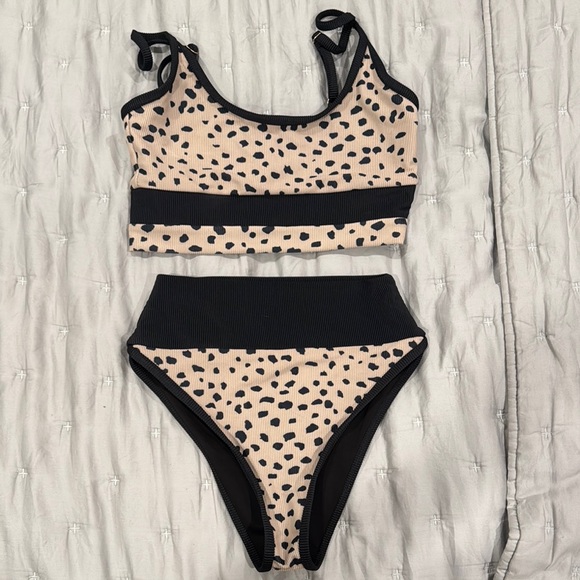 Beach Riot Leopard print Swim Suit NEW